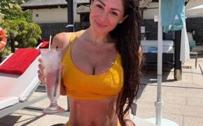 Casey Batchelor bốc lửa sau khi giảm 26 kg
