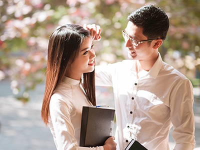 Độc đáo ảnh cưới tại trường học của cặp đôi giáo viên