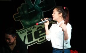 Bảo Anh giản dị trong buổi tập hát