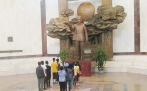 Chinh Phục hướng về Bác