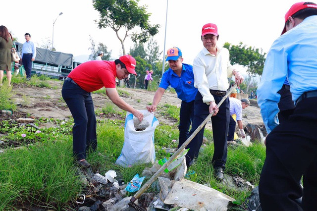 Doanh nghiệp – Chính quyền chung tay hưởng ứng chiến dịch chống rác thải nhựa - 6