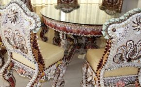 Những bộ bàn ghế tiền tỷ “gây choáng” của đại gia Việt