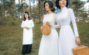 MC Trác Thuý Miêu khoe vòng eo “con kiến” đầy gợi cảm