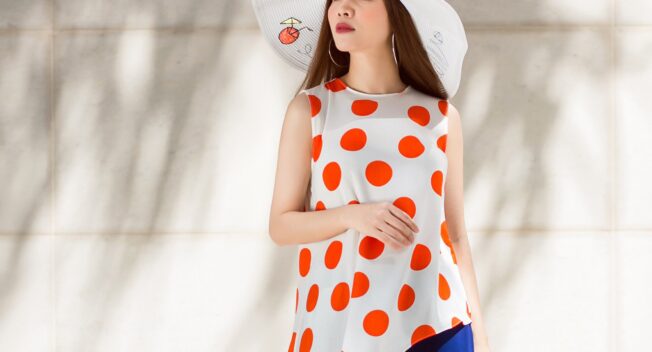 Yến Trang trẻ trung như cô nàng “búp bê huyền thoại”