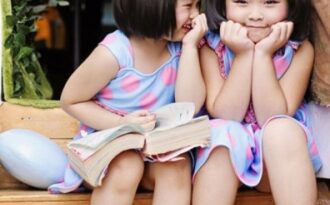 Manh chiếu tưởng tượng chốn sân đình