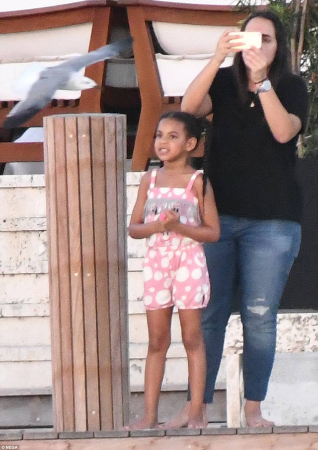  Cô con gái lớn Blue Ivy cũng có mặt tại khu resort này cùng bố mẹ và hai em. 