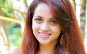 Sao bị cưỡng hiếp tập thể của Ấn Độ được khen là nữ anh hùng khi quay lại phim trường