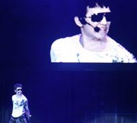 “Rain’s coming” hút hồn người hâm mộ