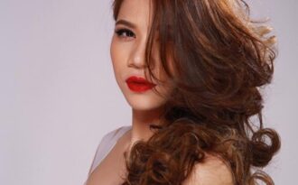 Nữ ca sỹ chào kết Táo Quân 2016: Tết là dành cho gia đình