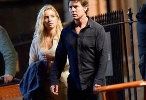 Tom Cruise “xanh mặt” vì gặp phải “xác ướp”