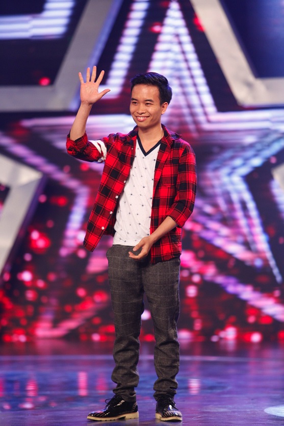 Cô bé răng sún tiến thẳng vào chung kết Vietnam's got talent