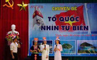 Học sinh dân tộc thiểu số hào hứng tìm hiểu về chủ quyền biển đảo