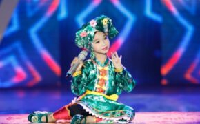 Giám khảo VN’s got talent “cuồng” vì bé trai 8 tuổi giả gái hát chầu văn