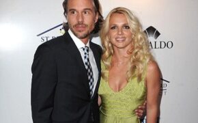 Bồ cũ không cần tiền của Britney