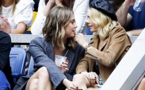 Cara Delevingne tình tứ hôn bạn gái