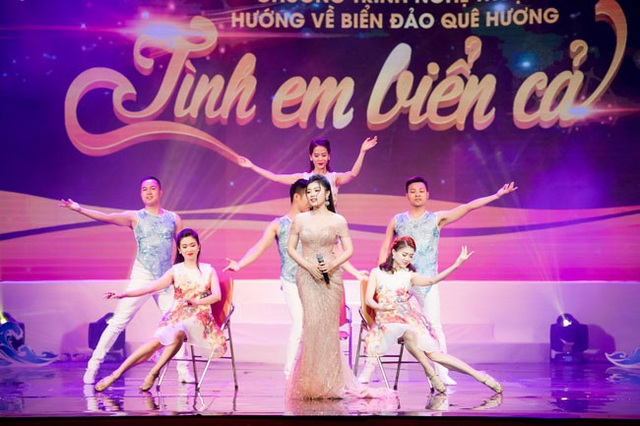 Đây là lần thứ 2 Quán quân Sao Mai 2015 dòng Dân gian thể hiện “Chuyện tình của biển” trên sân khấu.