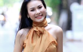 Ca sĩ hải ngoại Kỳ Phương Uyên đẹp quyến rũ