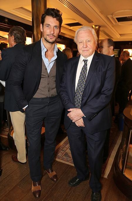 Siêu mẫu David Gandy chụp ảnh cùng Sir David Attenborough