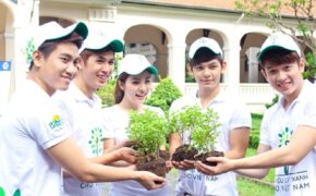 Vân Trang rủ V.Music chạy xe đạp đi trồng cây