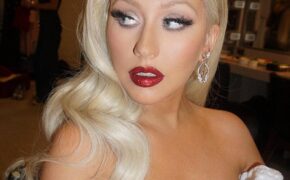Christina Aguilera ngày càng khác lạ