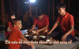 Khi cha phải làm bếp trên truyền hình thực tế