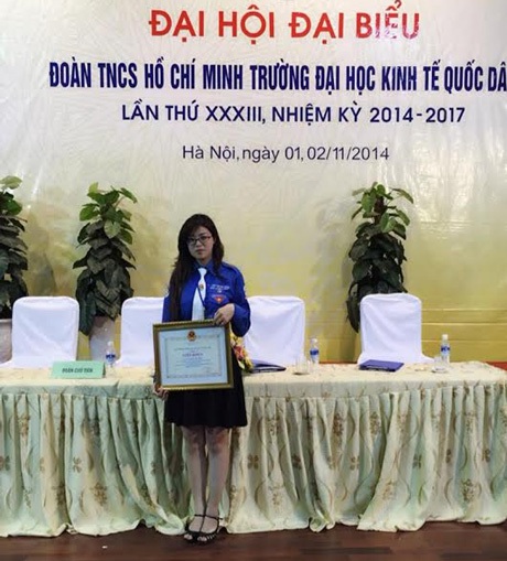 Với những nỗ lực của mình, sắp tới Ngọc Châm sẽ được kết nạp Đảng.