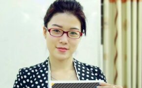 Nữ sinh được kết nạp Đảng đa tài, xinh đẹp trường Kinh tế