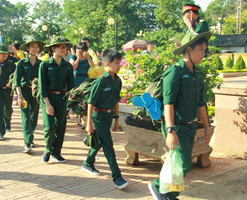 Chiến sĩ lên đường bước vào khóa huấn luyện.