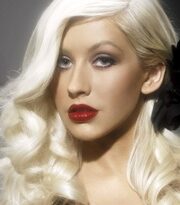 Christina Aguilera: Ảnh đẹp mà không có chỗ đăng!