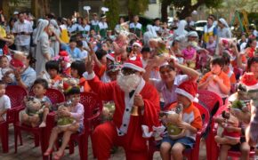 Chương trình từ thiện: Thắp sáng giáng sinh – Ấm áp yêu thương