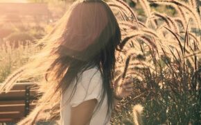 Đừng làm “chuyện người lớn” khi còn con nít