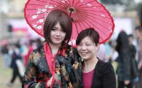 Những màn cosplay gây xôn xao ở lễ hội anh đào