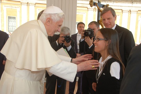 Với những thành tích, nỗ lực trong cuộc sống, cô từng được Giáo hoàng mời tới gặp mặt.