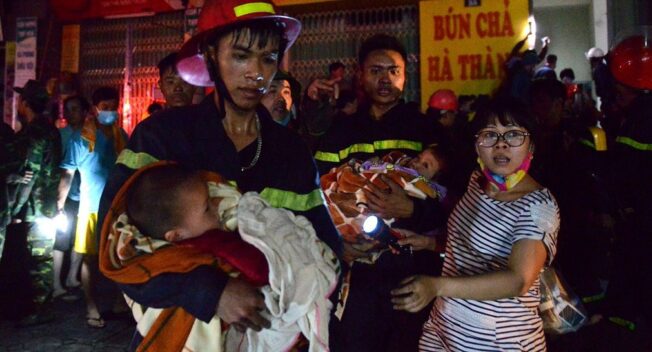 Xả thân trong lửa