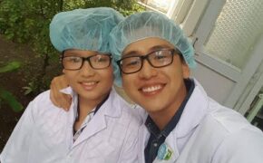 Quang Bảo hài hước đóng vai bệnh nhân