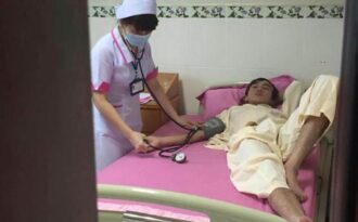 Quang Lê bỏ ra 322 triệu giúp giọng ca kẹo kéo “tút” nhan sắc