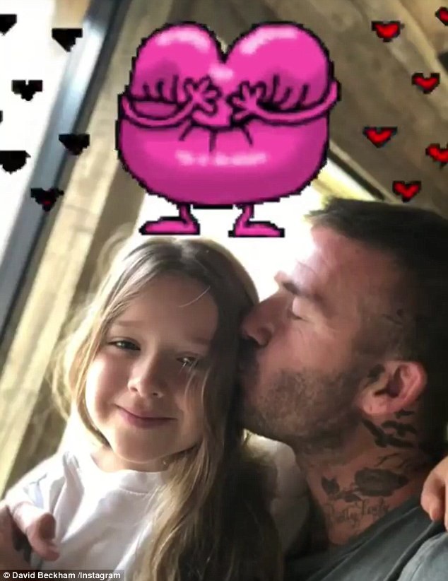 Harper Beckham tưng bừng đón sinh nhật lần thứ 7 - 8