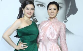 Xa Thi Mạn diện váy hồng dịu dàng đọ sắc với Lý Nhã Kỳ