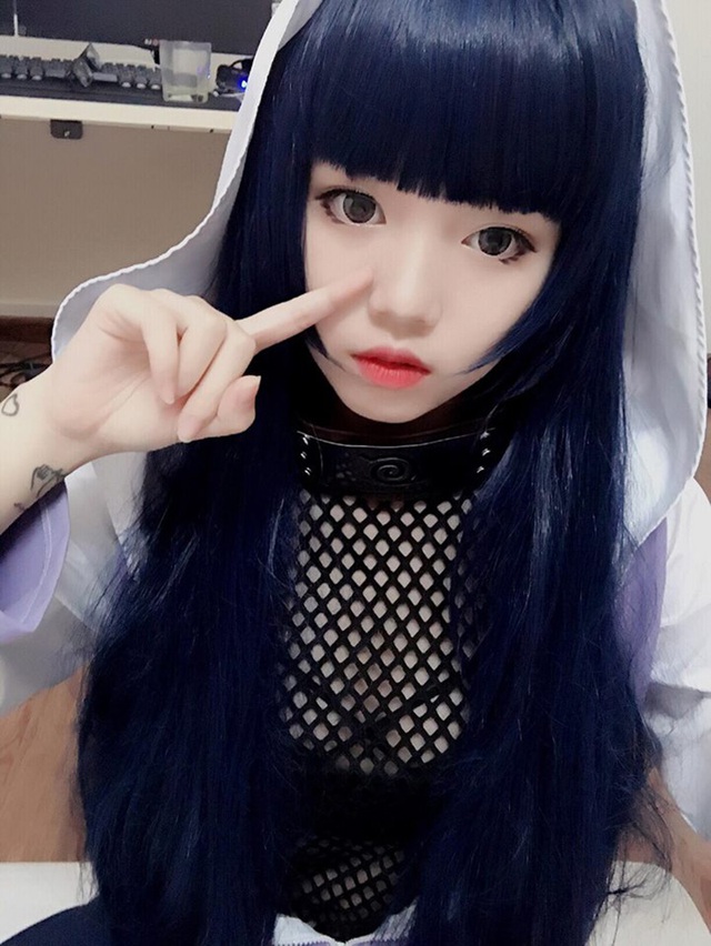 Linh có khả năng làm người mẫu và cosplay. Cô thường vào vai các nhân vật game mà bản thân yêu thích.