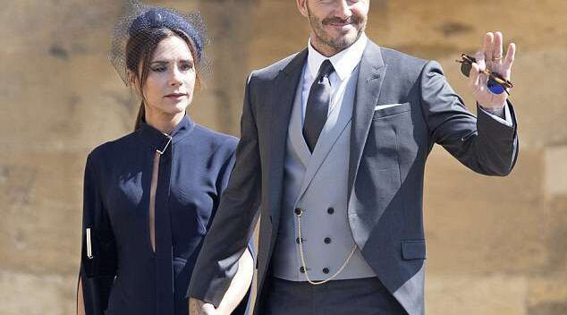 Tại sao Victoria Beckham mang khuôn mặt “đau khổ” đến đám cưới hoàng gia?