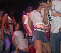 Nữ sinh và công việc “lúc nửa đêm”