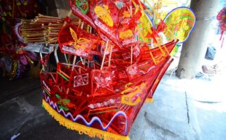 “Hối hả” mùa Trung thu ở làng lồng đèn Phú Bình