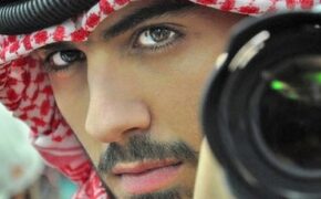 Anh chàng “bị trục xuất vì đẹp trai” đến Việt Nam