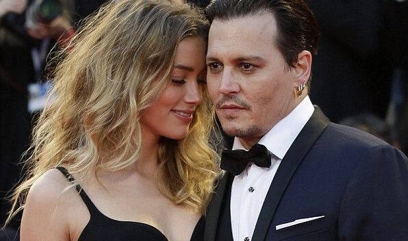 Johnny Depp hạnh phúc bên vợ trẻ