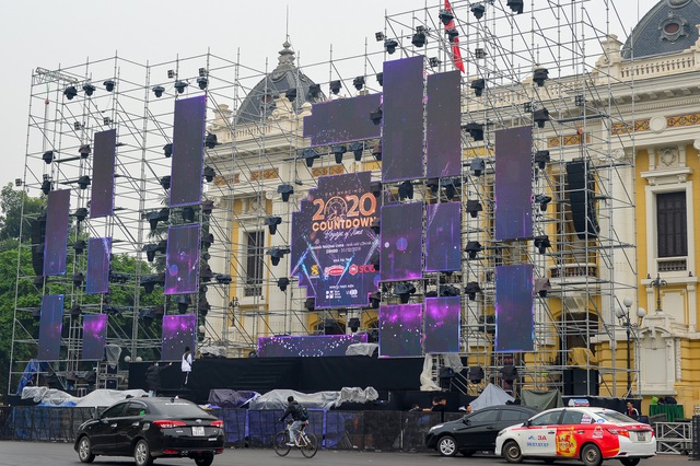Những điểm xem countdown 2020 đông vui nhất ở Hà Nội - 5