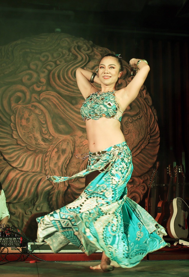 Độc đáo vũ khúc bellydance kết hợp âm nhạc cung đình giữa lòng Thủ đô - 3