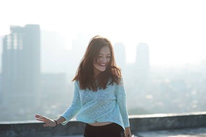 Thùy Anh “Bộ tứ 10A8”: “Bố mẹ tôi có ác cảm với nghệ thuật“ - 8 Vẻ xinh đẹp, quyến rũ của cô gái tuổi 20 khiến cho nhiều người không nhận ra Phan Linh ngày nào.