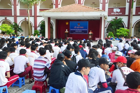 Đông đảo học sinh Sóc Trăng dự kỷ niệm ngày học sinh, sinh viên Việt Nam.