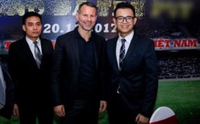 Sau lễ ăn hỏi bí mật, MC Đức Bảo dẫn cho huyền thoại của Manchester