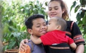 Cô gái Tây Nguyên dũng cảm chống hủ tục, nuôi 2 người con